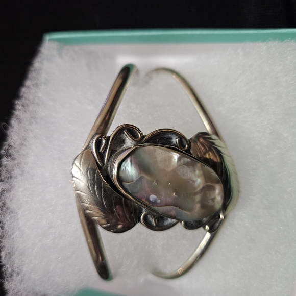 Silver And Abolone Cuff Bracelet - Picture 2 of 4